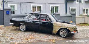 Парень из Гродно восстанавливает Волгу "ГАЗ-24". Что его мотивирует и что уже сделал?