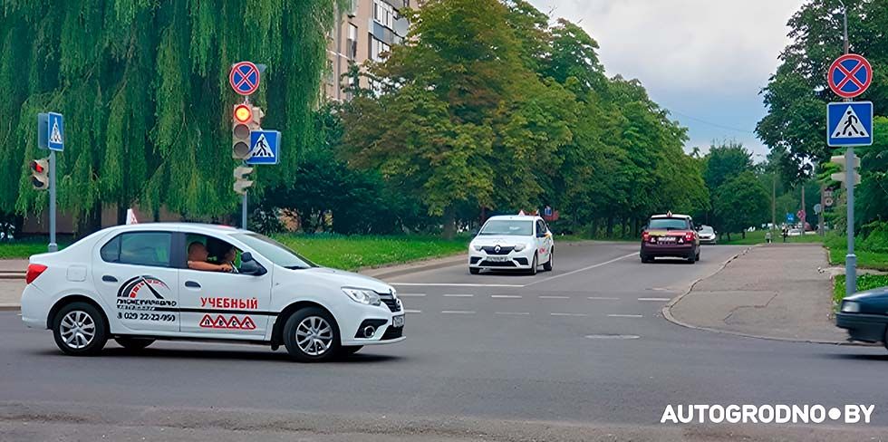 ГАИ Беларуси2 о том, сколько выдала «прав» на вождение авто с «автоматом»