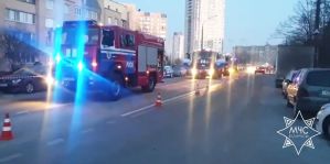 "Если спасатели не могут проехать, то имеют право повредить неправильно припаркованные авто?" В МЧС ответили на вопрос подписчика