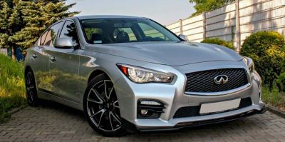 После мойки у автомобиля треснуло стекло: владелица обратилась в суд. Какое решение принял судья?