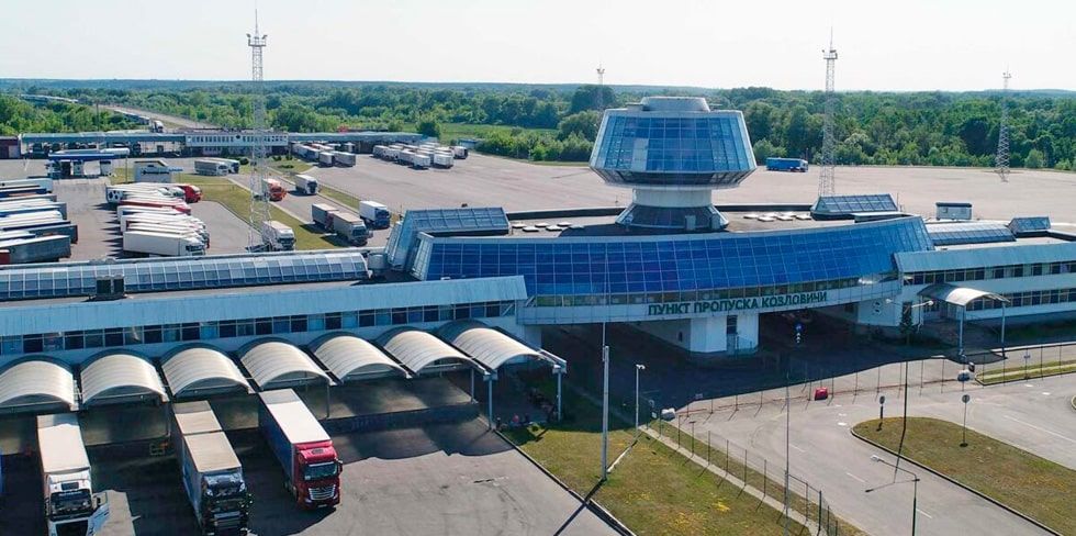 "Несем миллионные убытки". Казахстан попросил Польшу снять ограничения для своих грузовиков