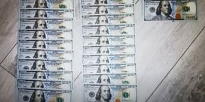 Пассажир обронил в такси 3 тысячи долларов – их подобрал таксист. Милиция: не подобрал, а украл