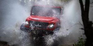 Лукашенко попросил устроить ему тест-драйв спортивного МАЗа