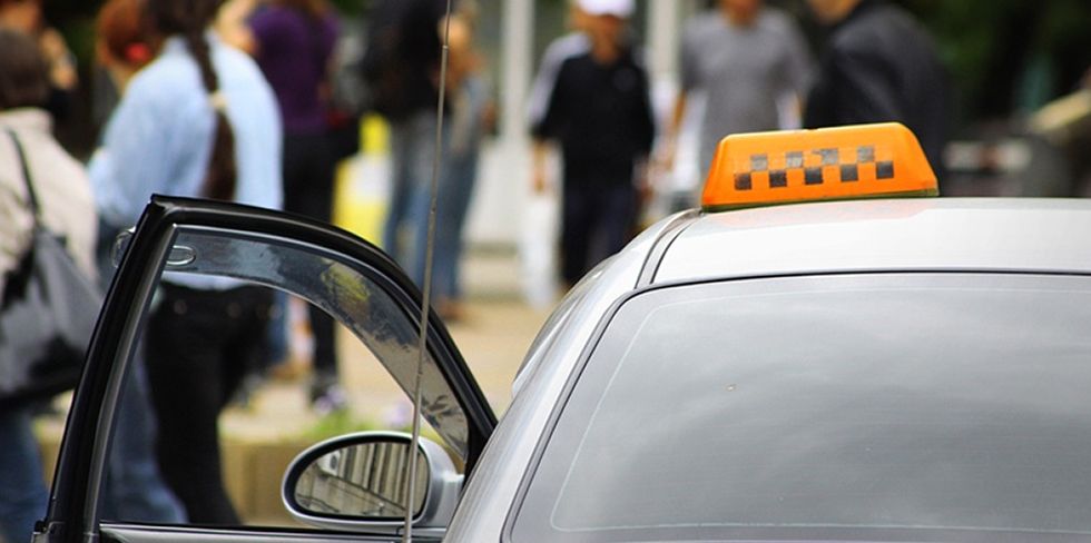 Приехал учиться, устроился таксистом, но оказался в колонии за организацию канала нелегалов. История иностранца в Беларуси