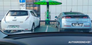 "Ушла эпоха": Евроопт в Гродно убрал бесплатную зарядную станцию. Сколько удалось сэкономить владельцам электромобилей?