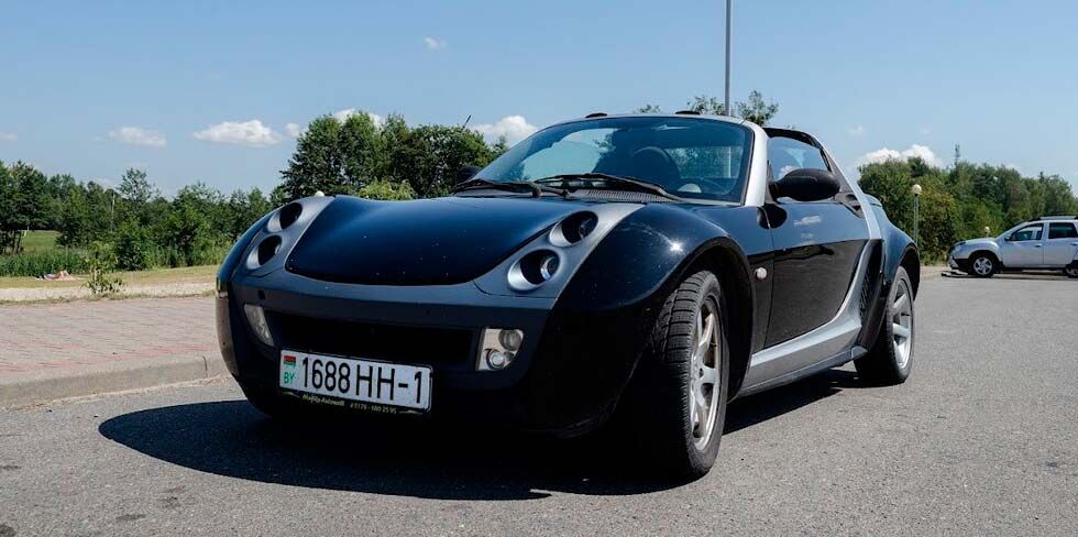 Белорус спонтанно купил в Европе редкий Smart Roadster. В Беларуси решил продать: "Спроса нет, но я не расстраиваюсь"