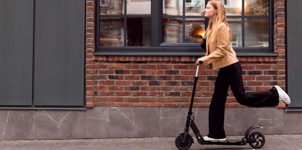 В Беларуси 20-летняя девушка получила суровое наказание за то, что на самокате сбила ребенка