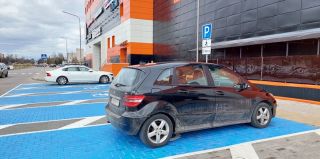 "Считаю, что штрафы должны быть строже, но точно не две базовые". О результататах рейда в Лиде на парковках для инвалидов