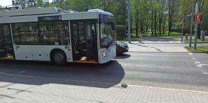 В Гродно троллейбус сбил 12-летнего ребенка на пешеходном переходе – водителя лишили прав на год