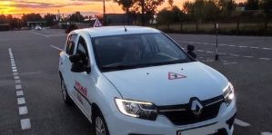 Без прав за руль нельзя – даже вдали от "цивилизации". ГАИ напомнила о штрафах и для ученика, и для учителя