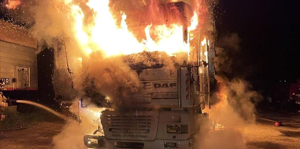 Машина сгорела, а транспортный налог остался? Нужно ли платить за давно утраченное авто