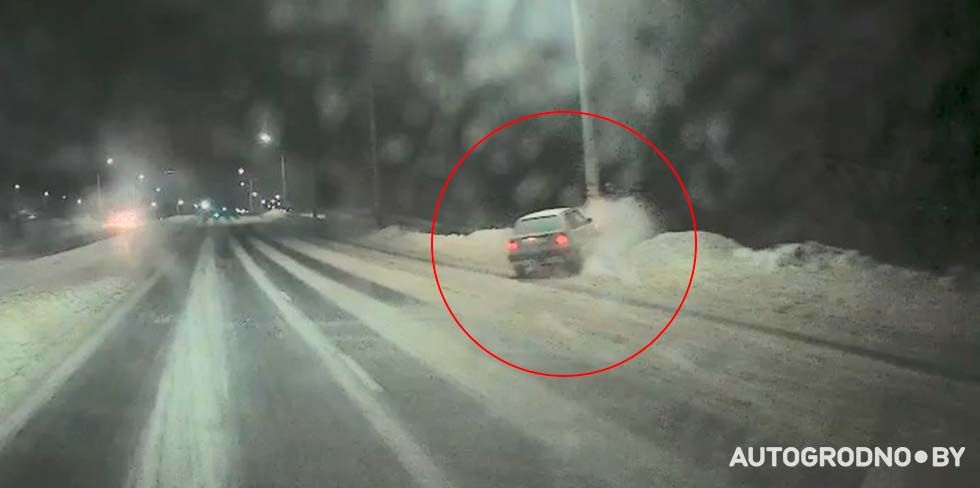 Как легко уйти в занос на городской улице: эффектное видео из Гродно