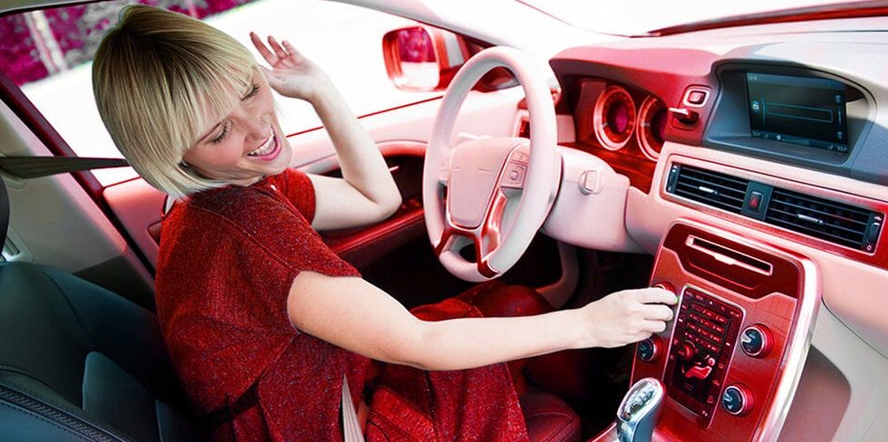 Провели анализ причин ДТП у новичков. Что выяснили? Любят поговорить и попеть