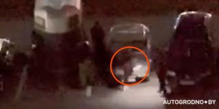 Вечером на Ольшанке на подростков пришлось вызывать милицию: "Били ногами по автомобилю"