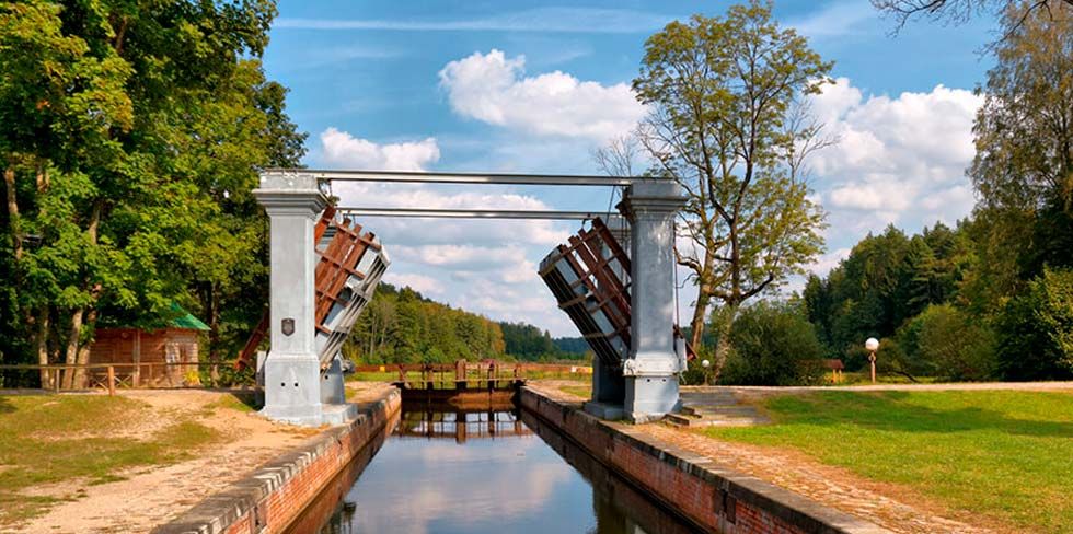 Отменен автобус на Августовский канал, сокращаются рейсы на Наумовичи