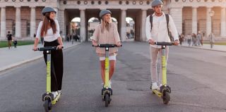 Париж видит опасность в прокатных электросамокатах и вводит полный запрет