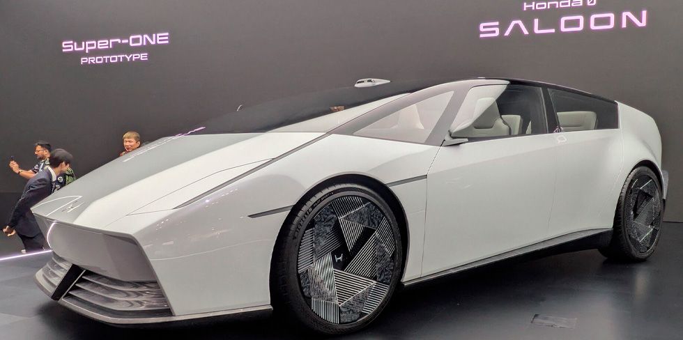 Honda представила серийный автомобиль с дизайном звездолета