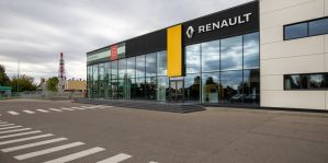 «Логаны» и «Степвеи» – всё? В автосалонах стоят одни китайцы. Прогулка по шоурумам Гродно