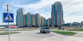 В Гродно открылась для движения новая улица: Воинов-Интернационалистов. Она соединяет Белуша и новый квартал на Лидской