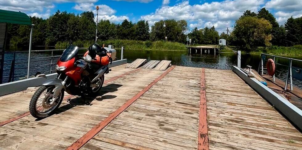 Гродненка на Aprilia Pegaso 650 проехалась по Полесью. Вот какие места она увидела