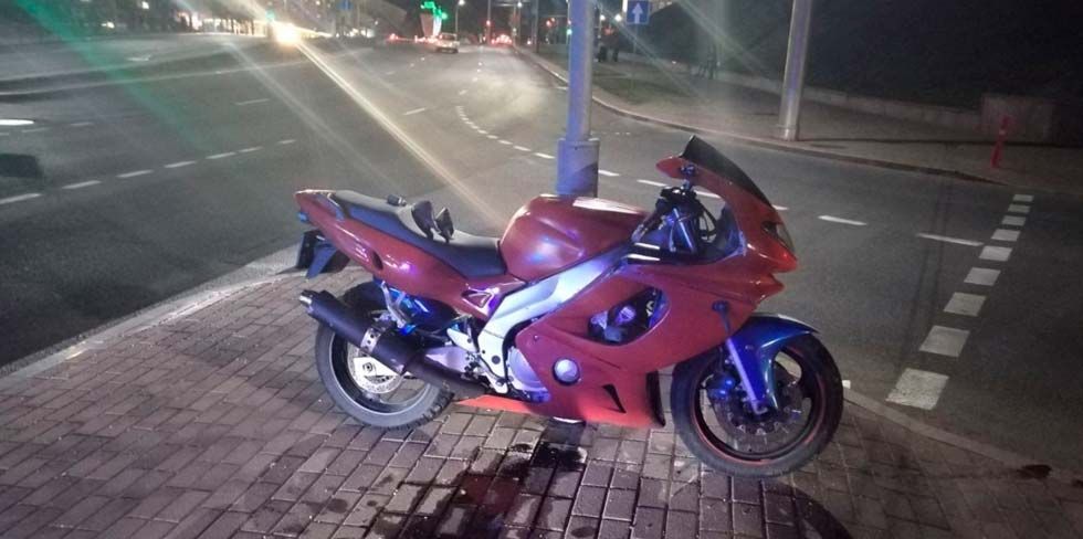 В центре Гродно мотоциклист попал в серьезную аварию