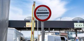 Сикорский пригрозил полностью закрыть границу Польши с Беларусью