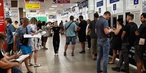 Выдача номеров через неделю. Что происходит в столичных пунктах регистрации МРЭО ГАИ?