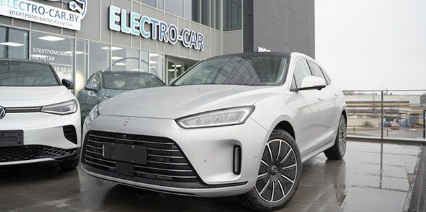 Не только телефоны. Китайский гибрид от Huawei приехал в Беларусь