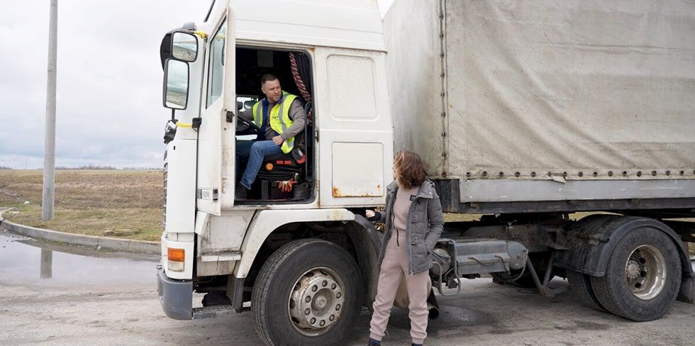 "Перед первой загрузкой ночь не спал!" Блогер-дальнобойщик о работе на себя, а не на крупную компанию