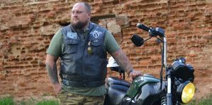 "Ни одного байкерского мероприятия не пропустил!" Белорус 3 года колесит на легендарном BMW R 1200C