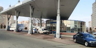 Два парня в Гродно ограбили заправку: набрали еды и воды и убежали