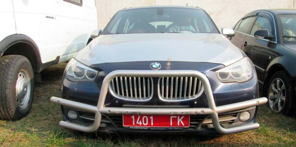 BMW 550i из автопарка ГАИ азартно торговался на аукционе: за сколько продан?