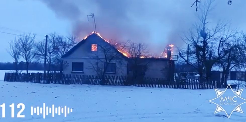 Звонок в МЧС: "Еду по трассе – там что-то горит: то ли дом, то ли сарай". На пожаре в Гродненском районе погибла пенсионерка