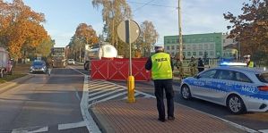 Дальнобойщик из Беларуси совершил смертельный наезд на 15-летнюю девочку в Польше. Сначала его отпустили, а сейчас ищут